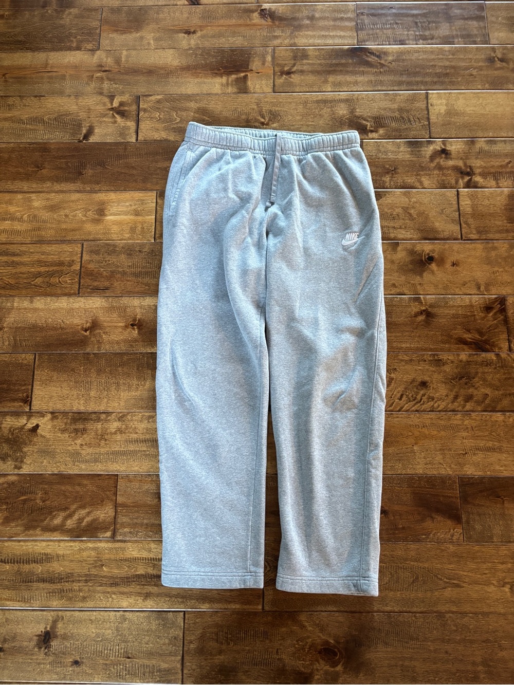 Nike Men’s Medium Gray Fleece Sweatpants